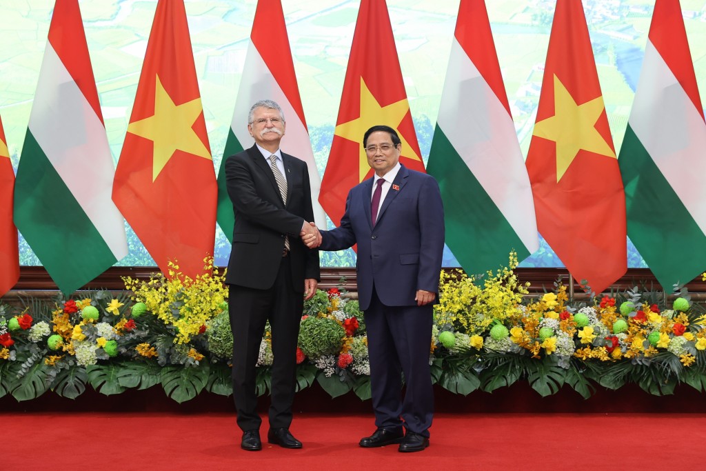 Thủ tướng Chính phủ Phạm Minh Chính tiếp Chủ tịch Quốc hội Hungary Kover Laszlo - Ảnh: VGP/Nhật Bắc