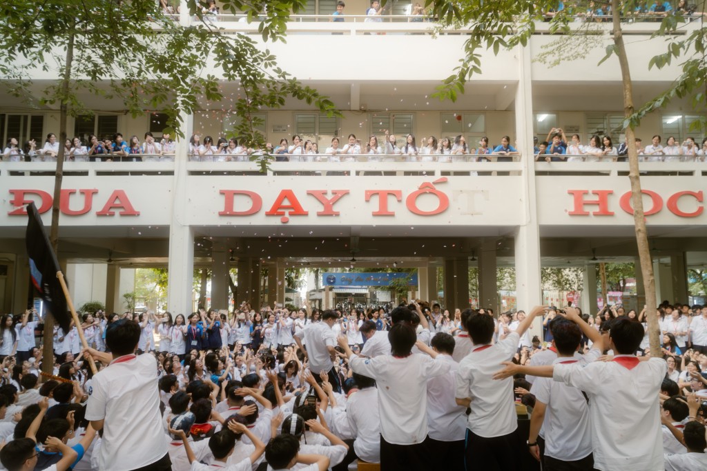 Học sinh trường THPT Chuyên Ngoại ngữ (nguồn ảnh: Instagram 