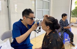 Xã Bát Tràng khám, chăm sóc sức khỏe cho người cao tuổi