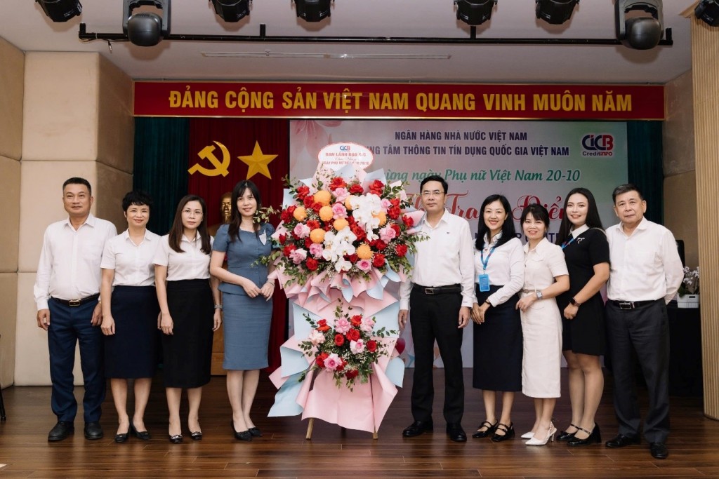 CIC lan tỏa thông điệp “Tỏa sáng phong cách” nhân ngày 20/10 - khi vẻ đẹp và trí tuệ cùng tỏa sáng nơi công sở CIC lan tỏa thông điệp “Tỏa sáng phong cách” nhân ngày 20/10 - khi vẻ đẹp và trí tuệ cùng tỏa sáng nơi công sở