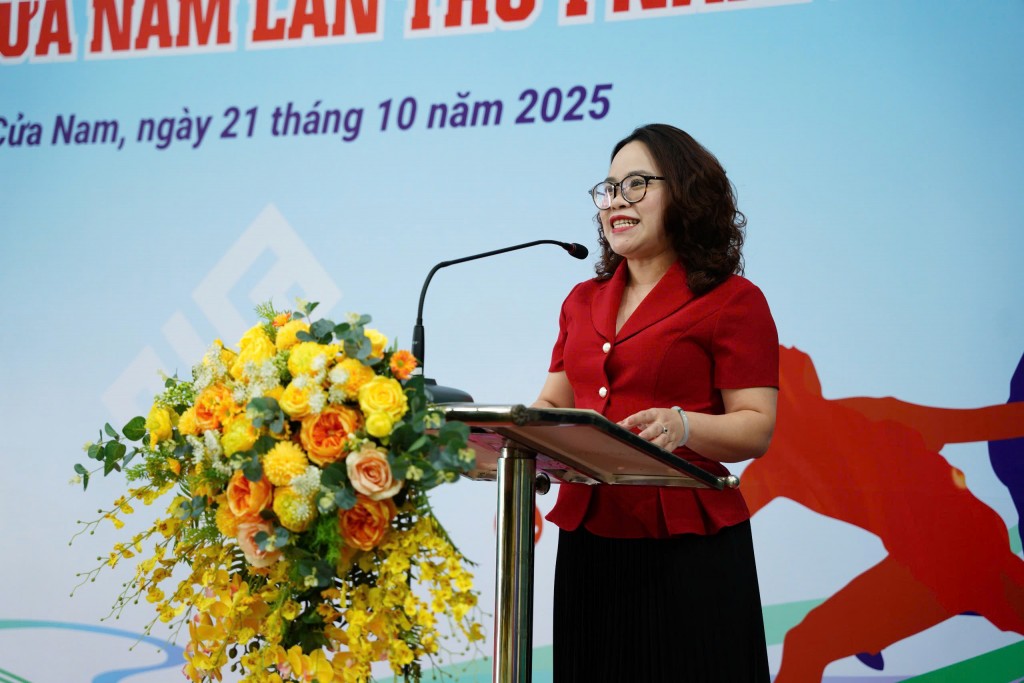 Phó Chủ tịch UBND phường Cửa Nam Trịnh Ngọc Trâm phát biểu khai mạc Đại hội TDTT phường Cửa Nam lần thứ I