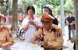 Hà Nội kéo dài cao điểm xử lý học sinh vi phạm giao thông