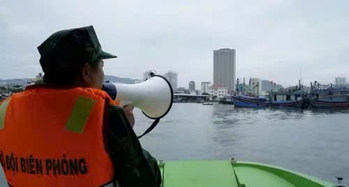 Bộ đội biên phòng tỉnh Gia Lai kêu gọi tàu thuyền vào nơi tránh trú Bộ đội biên phòng tỉnh Gia Lai kêu gọi tàu thuyền vào nơi tránh trú