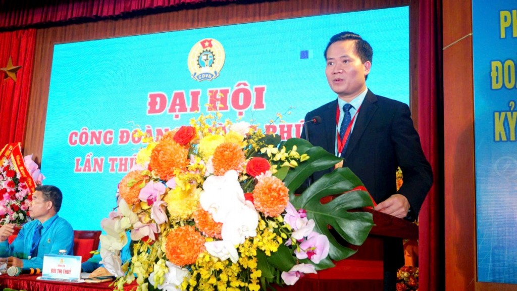 Đồng chí Nguyễn Thế Thạch, Bí thư Đảng ủy, Chủ tịch HĐND phường Phúc Lợi phát biểu chỉ đạo tại Đại hội Đồng chí Nguyễn Thế Thạch, Bí thư Đảng ủy, Chủ tịch HĐND phường Phúc Lợi phát biểu chỉ đạo tại Đại hội