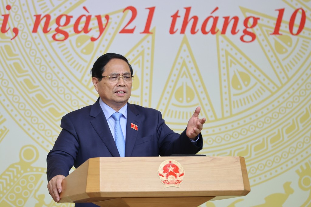 Thủ tướng chỉ rõ, người đứng đầu các bộ, ngành, địa phương chịu trách nhiệm trực tiếp trước Chính phủ, Thủ tướng Chính phủ nếu để tái diễn tình trạng tàu cá vi phạm hoặc chậm tiến độ gỡ Kiên quyết tuyên chiến với khai thác IUU