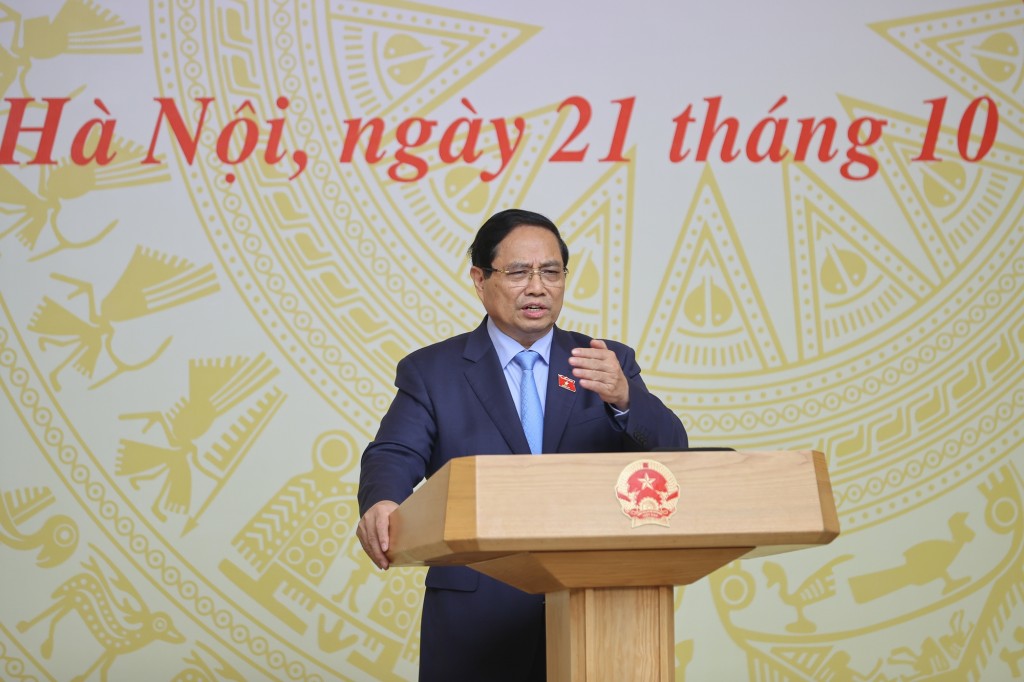 Thủ tướng Chính phủ giao Bộ Công an tập trung điều tra, truy tố, xét xử nghiêm các vụ án IUU, nhất là các đường dây tổ chức đưa tàu cá vượt ranh giới - Ảnh: VGP/Nhật Bắc Thủ tướng Chính phủ giao Bộ Công an tập trung điều tra, truy tố, xét xử nghiêm các vụ án IUU, nhất là các đường dây tổ chức đưa tàu cá vượt ranh giới - Ảnh: VGP/Nhật Bắc