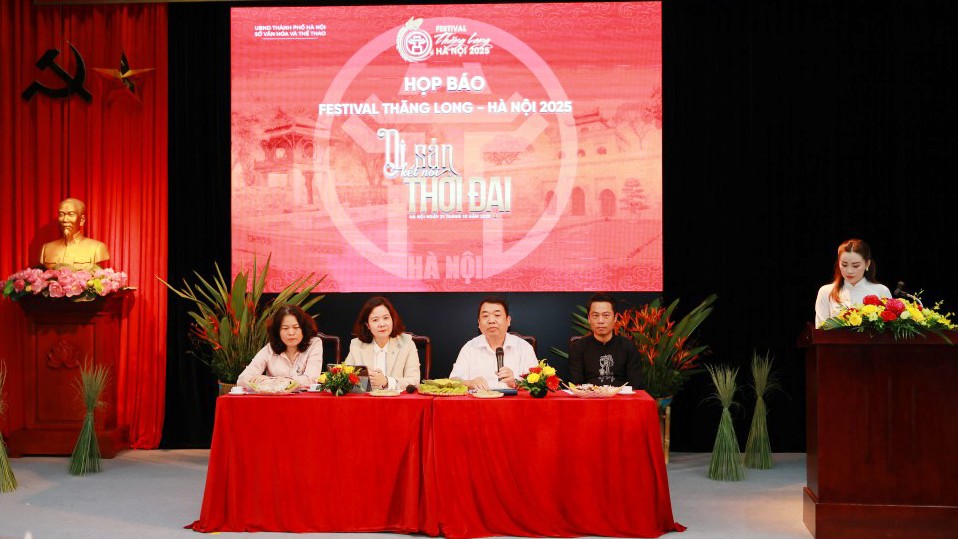 Đồng chí Đào Xuân Dũng - Phó Trưởng ban Tuyên giáo và Dân vận Thành ủy Hà Nội khẳng định Festival Thăng Long - Hà Nội 2025 nhằm phát huy giá trị di sản của Thủ đô Đồng chí Đào Xuân Dũng - Phó Trưởng ban Tuyên giáo và Dân vận Thành ủy Hà Nội khẳng định Festival Thăng Long - Hà Nội 2025 nhằm phát huy giá trị di sản của Thủ đô