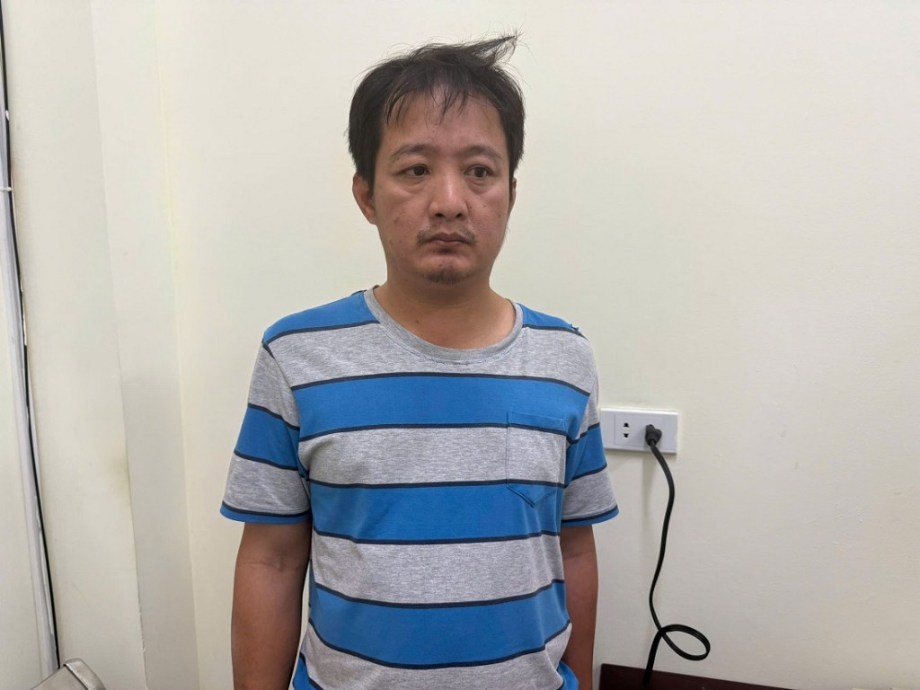 Nghệ An: Tạm giữ hình sự đối tượng lao xe ô tô vào cán bộ công an Nghệ An: Tạm giữ hình sự đối tượng lao xe ô tô vào cán bộ công an