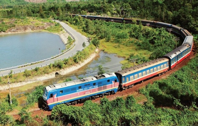 Đột phá phát triển hạ tầng giao thông đồng bộ, hiện đại