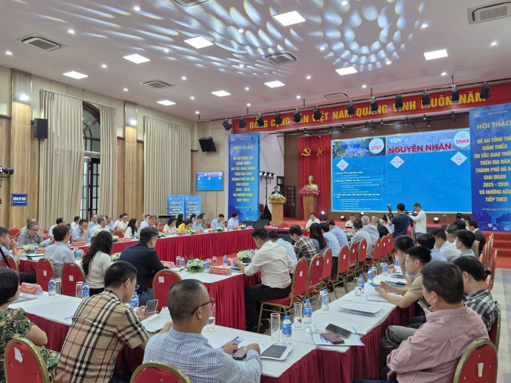 Quang cảnh hội thảo Quang cảnh hội thảo