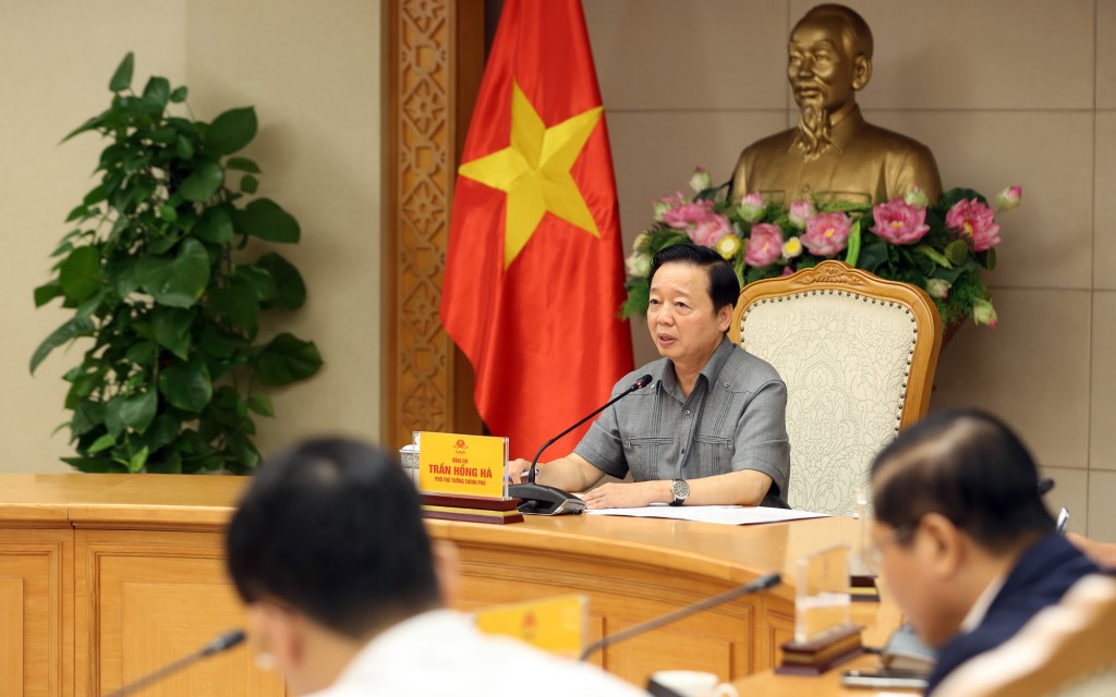 Phó Thủ tướng Trần Hồng Hà yêu cầu cơ quan dự bảo khí tượng thủy văn phải lượng hóa rõ các yếu tố ảnh hưởng của bão, lượng mưa, nguy cơ ngập lụt đến từng địa bàn và từng giai đoạn của thiên tai - Ảnh: VGP/Minh Khôi Phó Thủ tướng Trần Hồng Hà yêu cầu cơ quan dự bảo khí tượng thủy văn phải lượng hóa rõ các yếu tố ảnh hưởng của bão, lượng mưa, nguy cơ ngập lụt đến từng địa bàn và từng giai đoạn của thiên tai - Ảnh: VGP/Minh Khôi