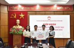 BHXH thành phố Hà Nội ủng hộ 200 triệu đồng hỗ trợ đồng bào vùng thiên tai