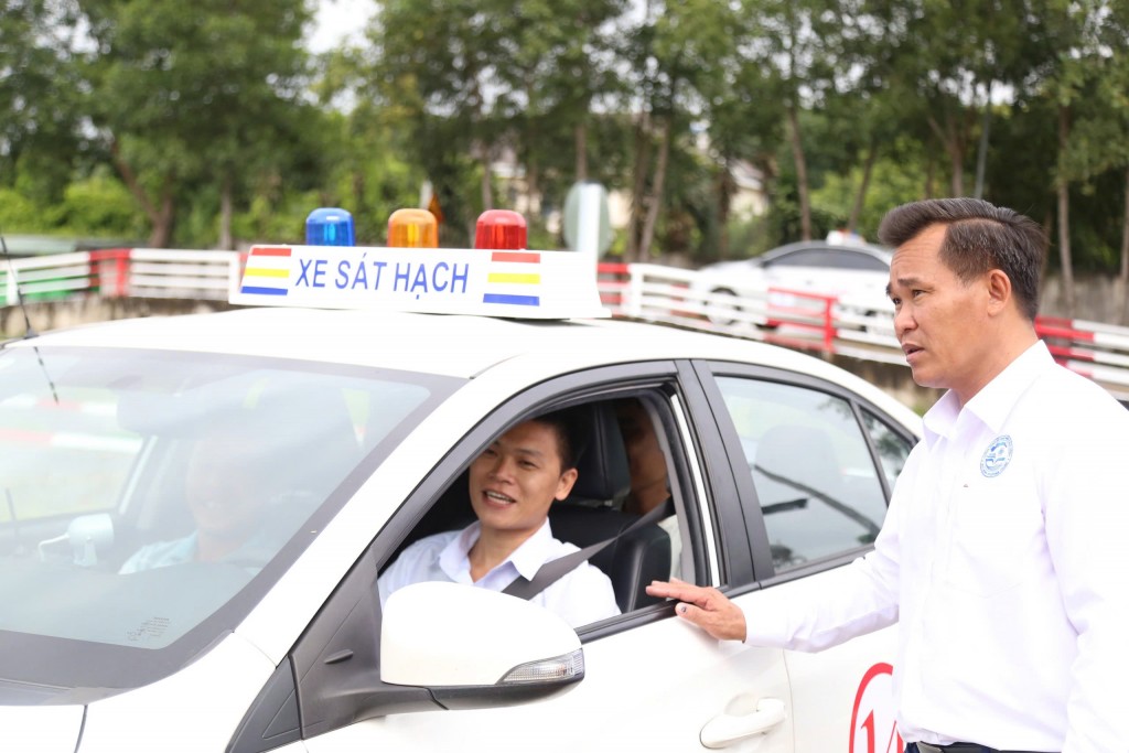 Người thầy mở lối nghề cho những người yếu thế bằng trái tim nhân hậu Người thầy mở lối nghề cho những người yếu thế bằng trái tim nhân hậu