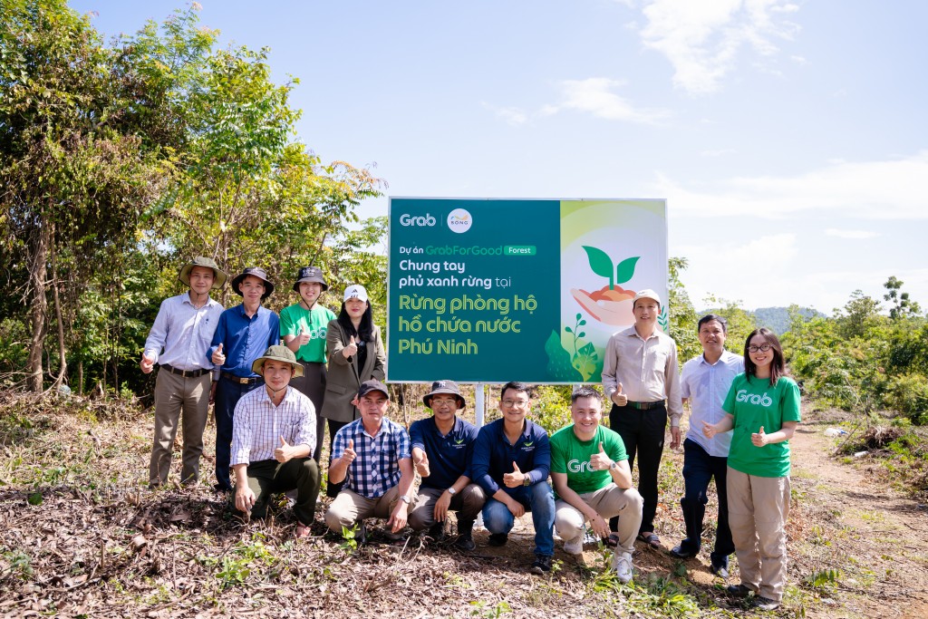 Lễ khởi động dự án trồng 20.000 cây xanh tại rừng phòng hộ hồ chứa nước Phú Ninh Lễ khởi động dự án trồng 20.000 cây xanh tại rừng phòng hộ hồ chứa nước Phú Ninh