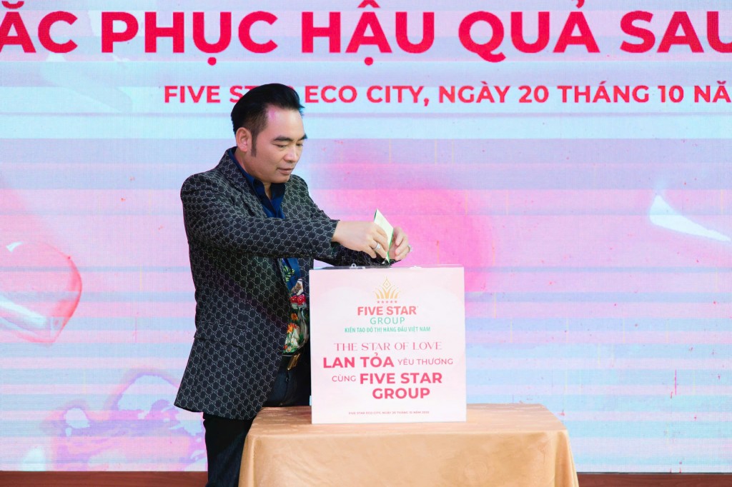 Five Star Group lan tỏa yêu thương: Quyên góp 1 tỷ đồng hỗ trợ đồng bào vùng lũ Five Star Group lan tỏa yêu thương: Quyên góp 1 tỷ đồng hỗ trợ đồng bào vùng lũ