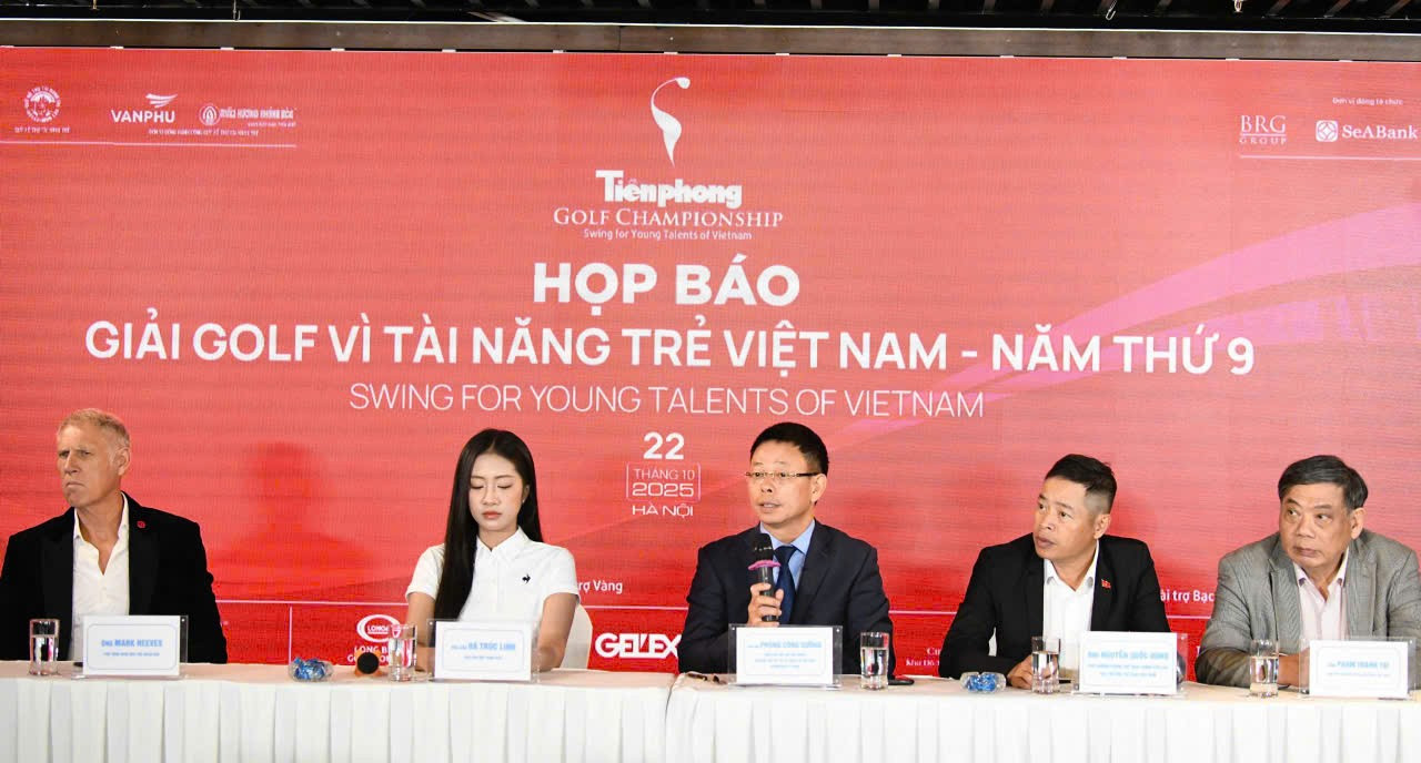 Phần hỏi đáp của các phóng viên báo đài và Ban tổ chức. 1-7433.jpg