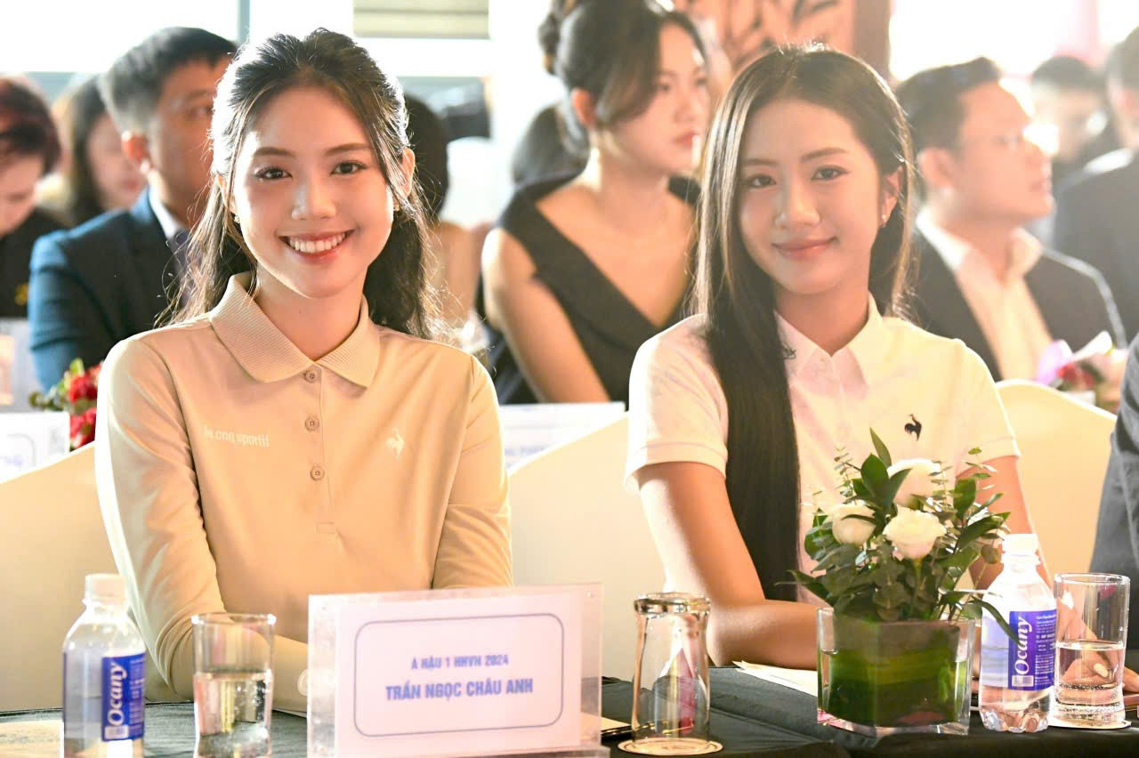 Hoa hậu Việt Nam năm 2024 Hà Trúc Linh và Á hậu 1 Hoa hậu Việt Nam năm 2024 Trần Ngọc Châu Anh rạng rỡ tại họp báo Giải Tiền Phong Golf Championship 2025. 11.jpg