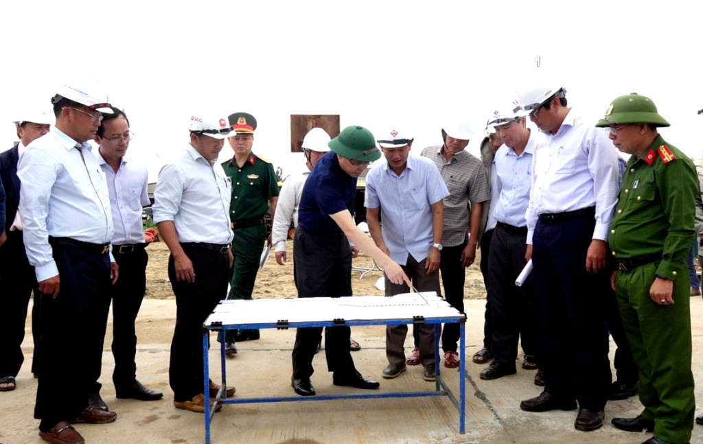 Chủ tịch UBND tỉnh  Quảng Ngão chỉ đạo các cơ quan, đơn vị, địa phương bám sát tình hình, diễn biến của cơn bão; chủ động kiểm tra, rà soát các công trình phòng, chống thiên tai, đảm bảo an toàn về tính mạng và tài sản của Nhân dân