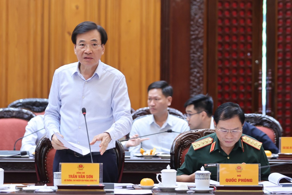 Bộ trưởng, Chủ nhiệm Văn phòng Chính phủ Trần Văn Sơn phát biểu tại phiên họp - Ảnh: VGP/Nhật Bắc
