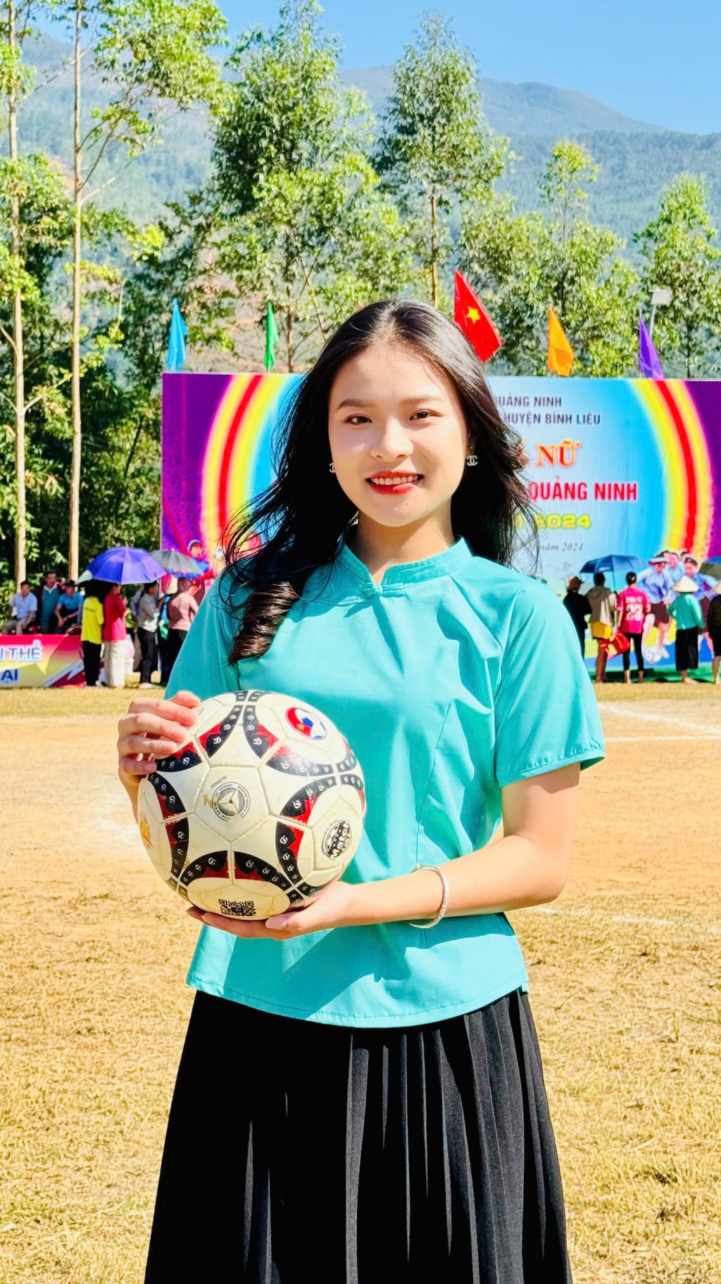 Đối tượng tham dự gồm các đội bóng nữ đến từ các xã, phường, đặc khu trên địa bàn Quảng Ninh Đối tượng tham dự gồm các đội bóng nữ đến từ các xã, phường, đặc khu trên địa bàn Quảng Ninh