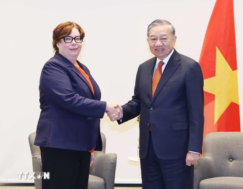 Tổng Bí thư Tô Lâm tiếp Chủ tịch Đảng Cộng sản Phần Lan Tiina Sandberg. (Ảnh: Thống Nhất/TTXVN) Tổng Bí thư Tô Lâm tiếp Chủ tịch Đảng Cộng sản Phần Lan Tiina Sandberg. (Ảnh: Thống Nhất/TTXVN)