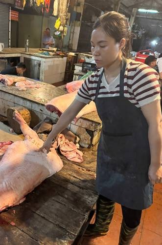 Đối tượng Bùi Thị Hoài Phương cùng tang vật thu giữ