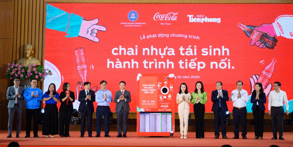 “Chai nhựa tái sinh” – bạn trẻ viết tiếp hành trình sống xanh