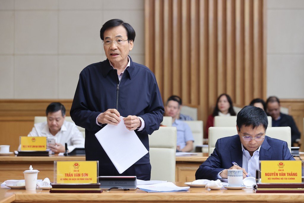 Bộ trưởng, Chủ nhiệm Văn phòng Chính phủ Trần Văn Sơn phát biểu tại phiên họp - Ảnh: VGP/Nhật Bắc Bộ trưởng, Chủ nhiệm Văn phòng Chính phủ Trần Văn Sơn phát biểu tại phiên họp - Ảnh: VGP/Nhật Bắc