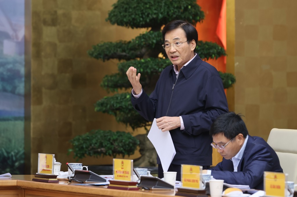 Bộ trưởng, Chủ nhiệm Văn phòng Chính phủ Trần Văn Sơn phát biểu tại phiên họp - Ảnh: VGP/Nhật Bắc Bộ trưởng, Chủ nhiệm Văn phòng Chính phủ Trần Văn Sơn phát biểu tại phiên họp - Ảnh: VGP/Nhật Bắc