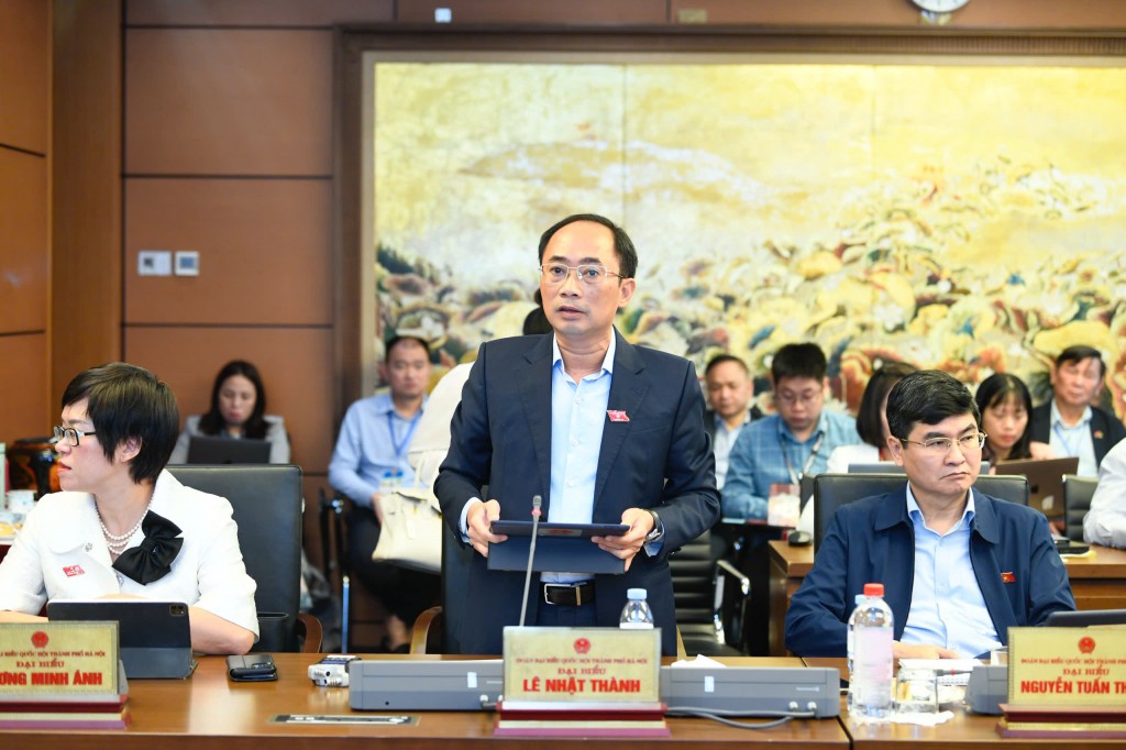 Đại biểu Quốc hội Lê Nhật Thành góp ý về một số nội dung liên quan đến dự án Luật Báo chí (sửa đổi) và dự án Luật phòng bệnh