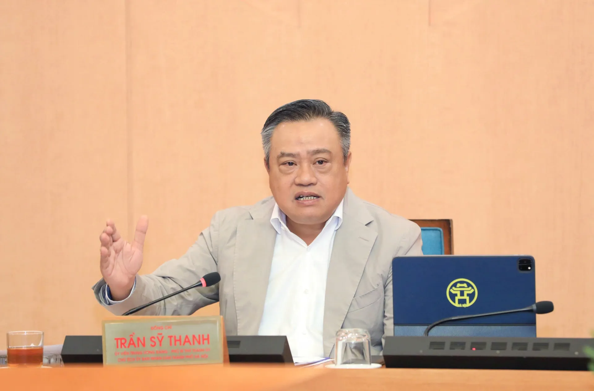 Đồng chí Trần Sỹ Thanh, Ủy viên Trung ương Đảng, Phó Bí thư Thành ủy, Chủ tịch UBND TP Hà Nội Trần Sỹ Thanh chủ trì Hội nghị Giao ban công tác đầu tư xây dựng cơ bản toàn TP quý IV năm 2025