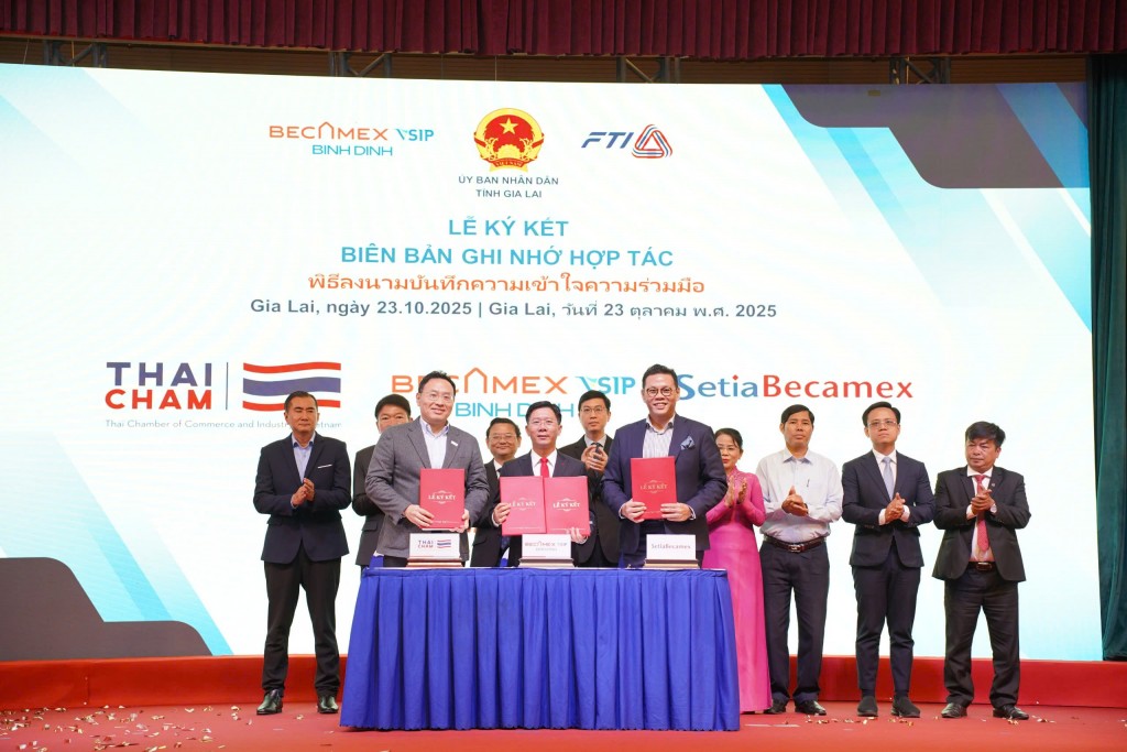 Nguyễn Văn Lăng, Tổng giám đốc Công ty Cổ phần Becamex Bình Định, ký Biên bản ghi nhớ hợp tác giữa Becamex VSIP Bình Định, Hiệp hội Doanh nghiệp Thái Lan tại Việt Nam (TBAS) và Công ty CP SetiaBecamex.”