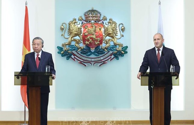 Việt Nam - Bulgaria thiết lập quan hệ Đối tác chiến lược