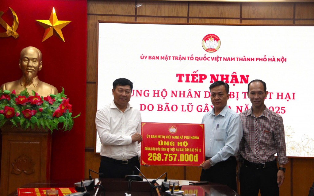 Hà Nội tiếp nhận gần 29 tỷ đồng ủng hộ nhân dân bị ảnh hưởng bão, lũ