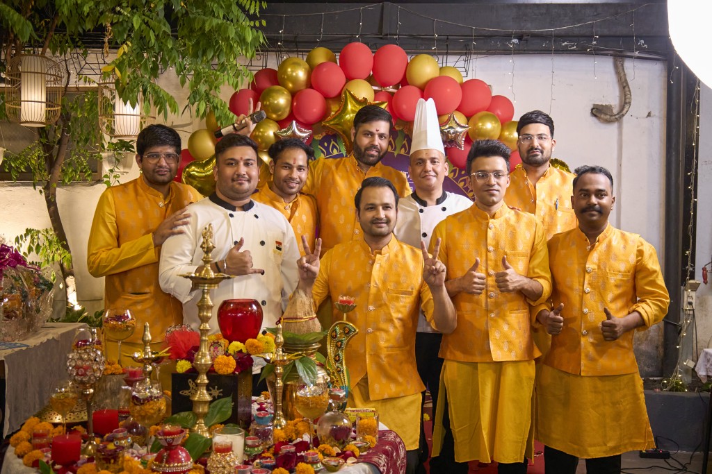 Nhà hàng Ấn độ Benaras mang lễ hội Diwali đến Việt Nam Nhà hàng Ấn độ Benaras mang lễ hội Diwali đến Việt Nam