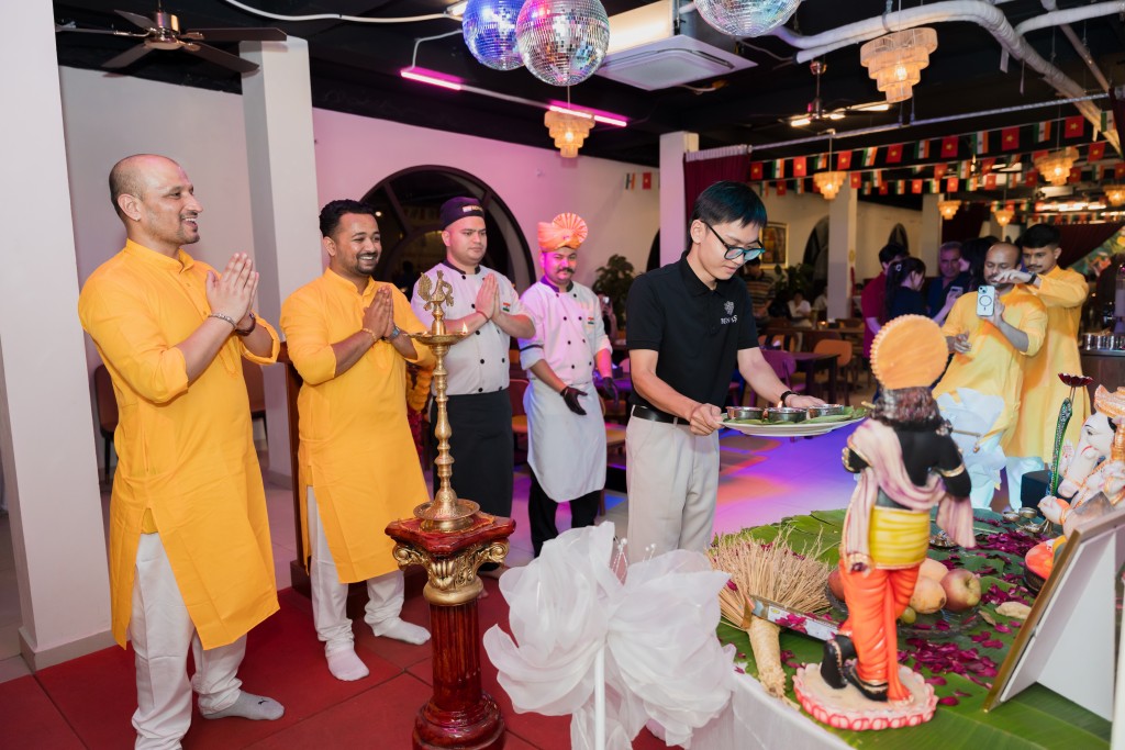 Nhà hàng Ấn độ Benaras mang lễ hội Diwali đến Việt Nam Nhà hàng Ấn độ Benaras mang lễ hội Diwali đến Việt Nam