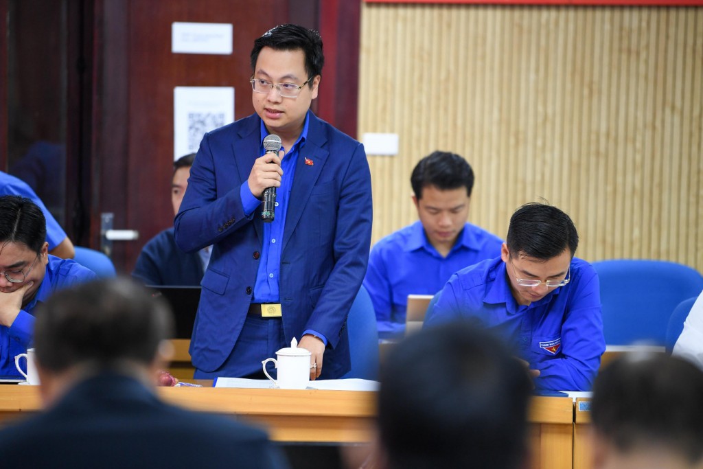 Hơn 4.000 điểm cầu kết nối tuổi trẻ Việt Nam góp ý dự thảo văn kiện Đại hội XIV của Đảng Hơn 4.000 điểm cầu kết nối tuổi trẻ Việt Nam góp ý dự thảo văn kiện Đại hội XIV của Đảng