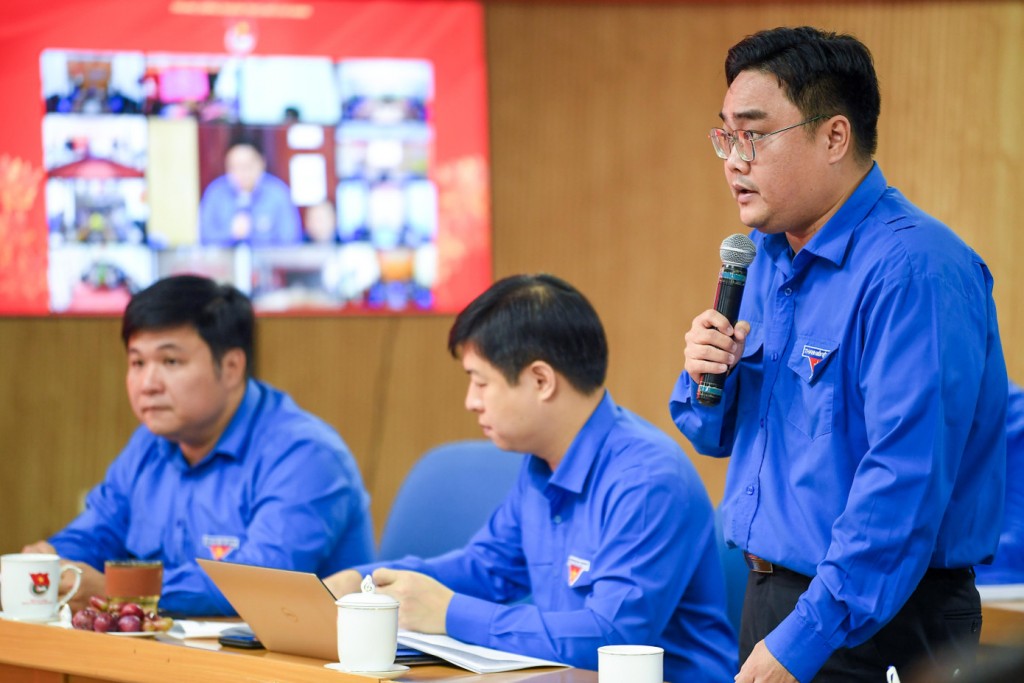 Hơn 4.000 điểm cầu kết nối tuổi trẻ Việt Nam góp ý dự thảo văn kiện Đại hội XIV của Đảng Hơn 4.000 điểm cầu kết nối tuổi trẻ Việt Nam góp ý dự thảo văn kiện Đại hội XIV của Đảng