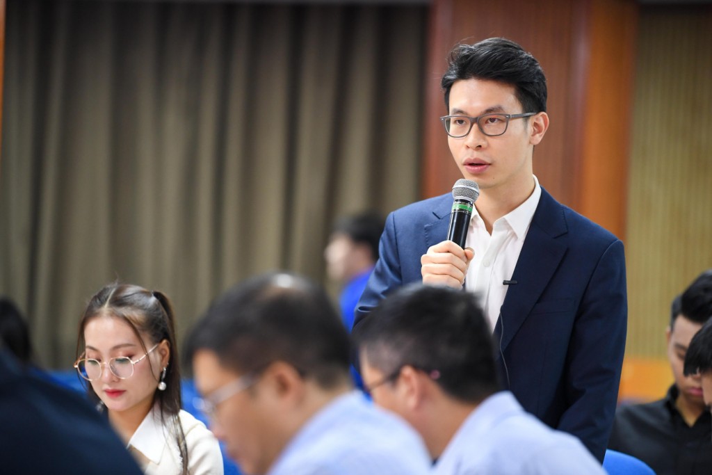 Hơn 4.000 điểm cầu kết nối tuổi trẻ Việt Nam góp ý dự thảo văn kiện Đại hội XIV của Đảng Hơn 4.000 điểm cầu kết nối tuổi trẻ Việt Nam góp ý dự thảo văn kiện Đại hội XIV của Đảng