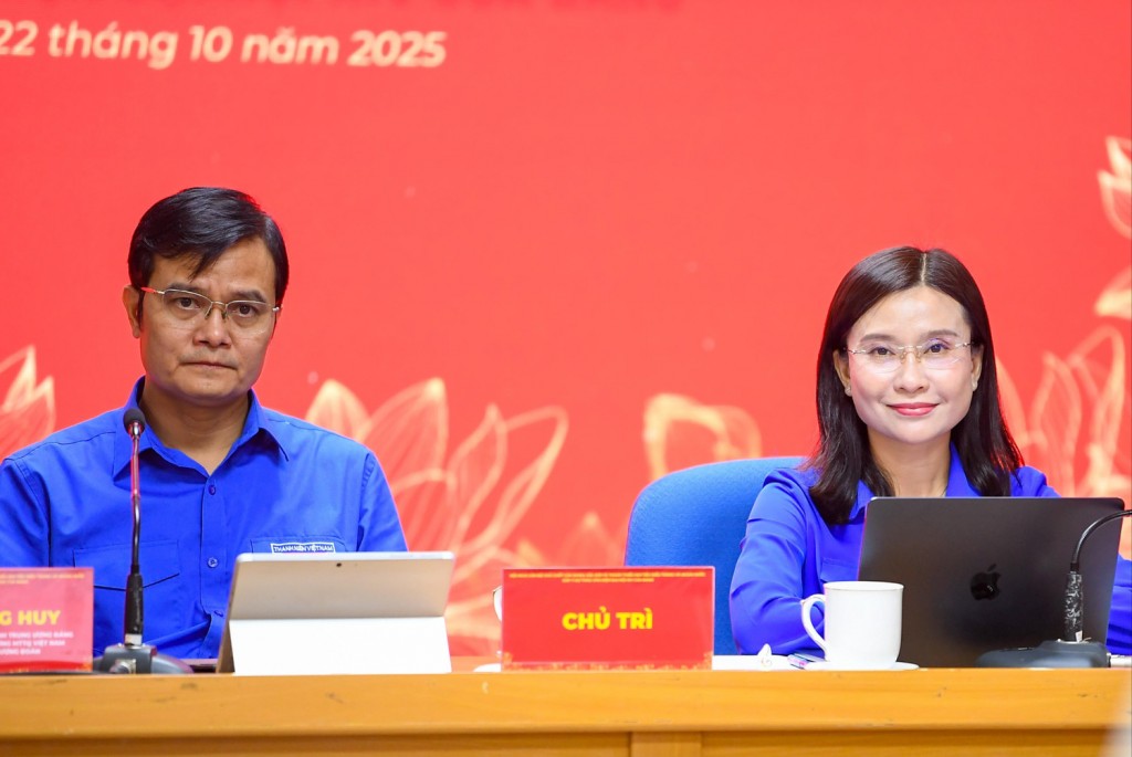 Hơn 4.000 điểm cầu kết nối tuổi trẻ Việt Nam góp ý dự thảo văn kiện Đại hội XIV của Đảng Hơn 4.000 điểm cầu kết nối tuổi trẻ Việt Nam góp ý dự thảo văn kiện Đại hội XIV của Đảng