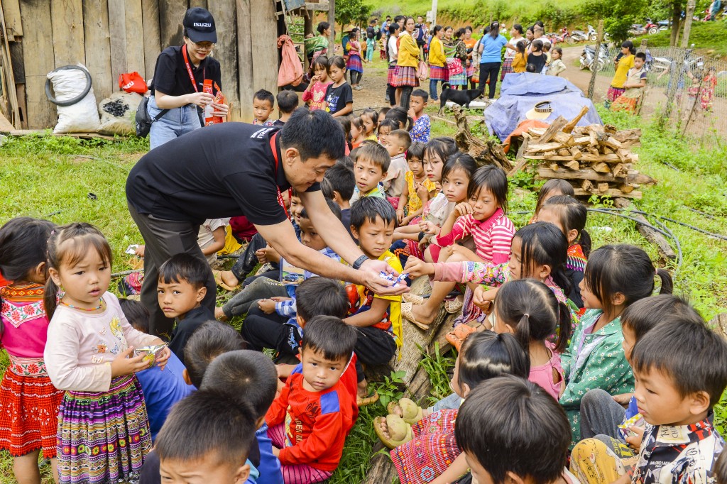 ISUZU Việt Nam đồng hành cùng các hoạt động vì cộng đồng ISUZU Việt Nam đồng hành cùng các hoạt động vì cộng đồng