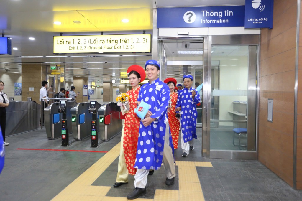 Hạnh phúc lễ cưới tập thể của 50 cặp đôi công nhân Hạnh phúc lễ cưới tập thể của 50 cặp đôi công nhân