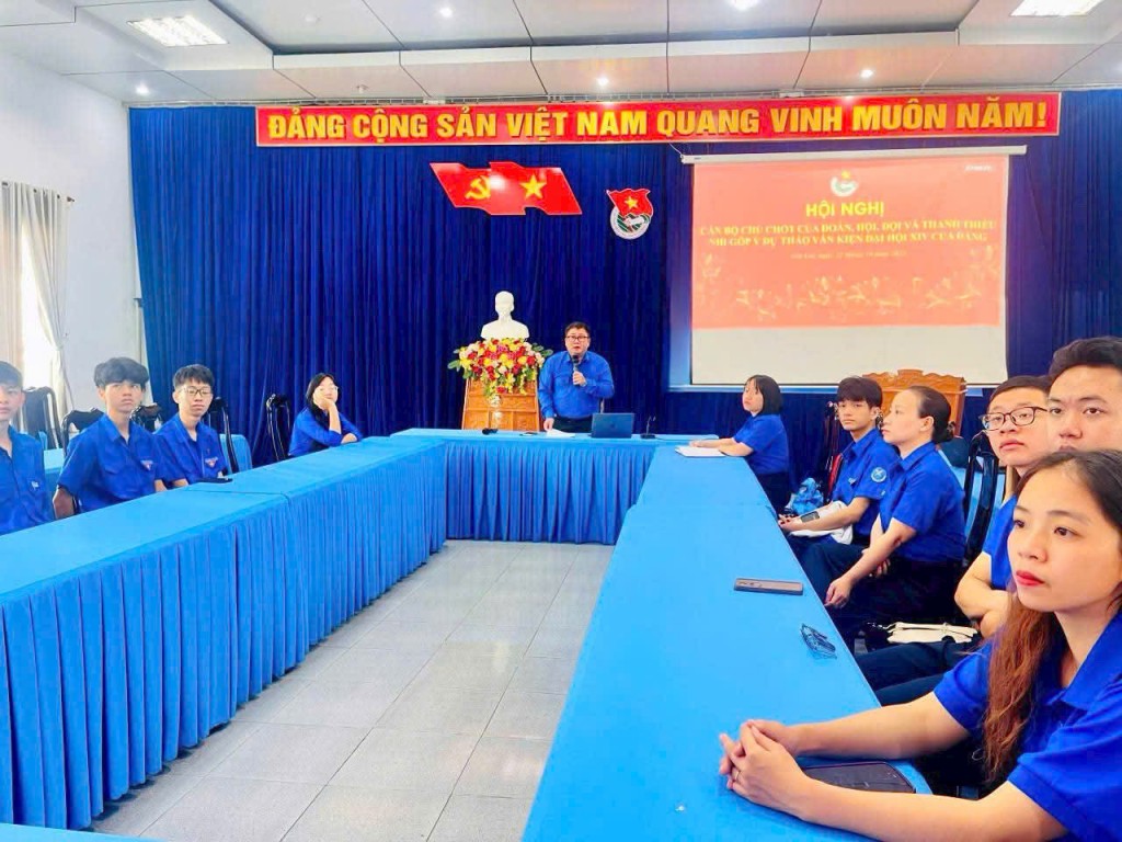 Đồng chí Nguyễn Chí Hiếu góp ý Văn kiện Đại hội XIV tại đầu cầu tỉnh Gia Lai Đồng chí Nguyễn Chí Hiếu góp ý Văn kiện Đại hội XIV tại đầu cầu tỉnh Gia Lai