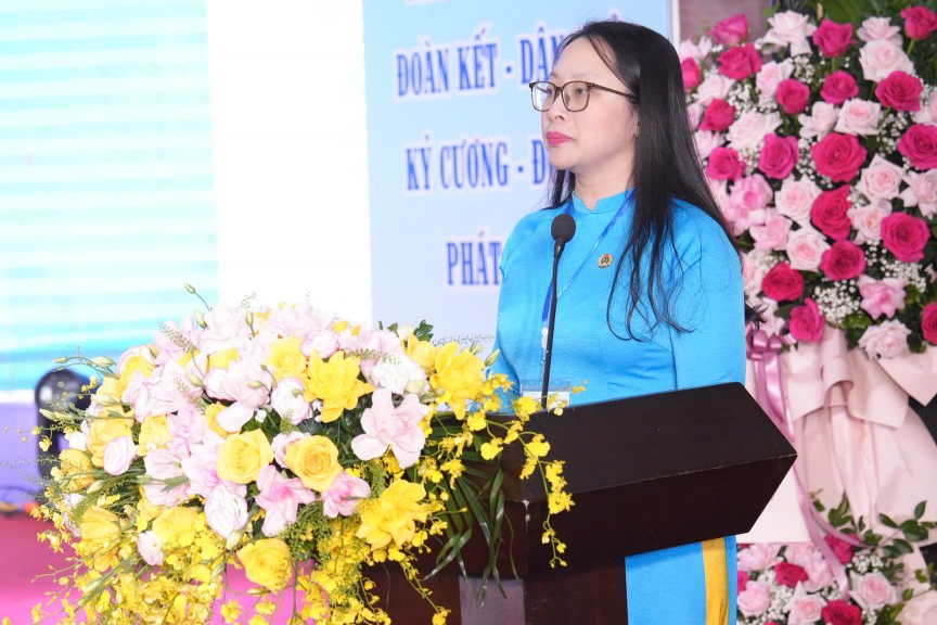 Phó Chủ tịch Ủy ban Mặt trận Tổ quốc phường, Chủ tịch Công đoàn phường Cửa Nam Trần Kim Huyền