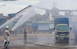 Diễn tập phương án phòng cháy, chữa cháy tại chợ Long Biên