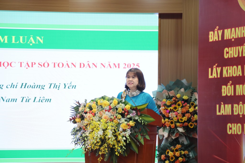 Hiệu trưởng Trường THCS Nam Từ Liêm Hoàng Thị Yến phát biểu hưởng ứng Lễ phát động phong trào “Học tập số toàn dân” năm 2025