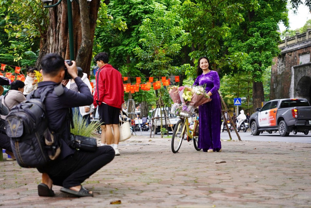 Phố Phan Đình Phùng - góc trời thu hút các “nàng thơ”