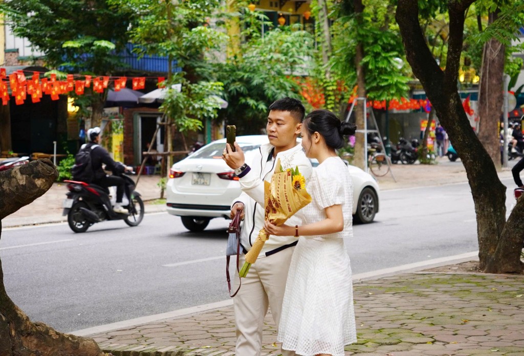 Phố Phan Đình Phùng - góc trời thu hút các “nàng thơ”