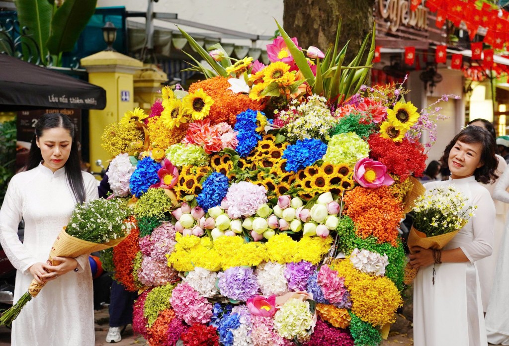 Phố Phan Đình Phùng - góc trời thu hút các “nàng thơ”