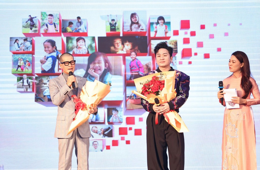 Hai Đại sứ chia sẻ tại lễ ra mắt Quỹ